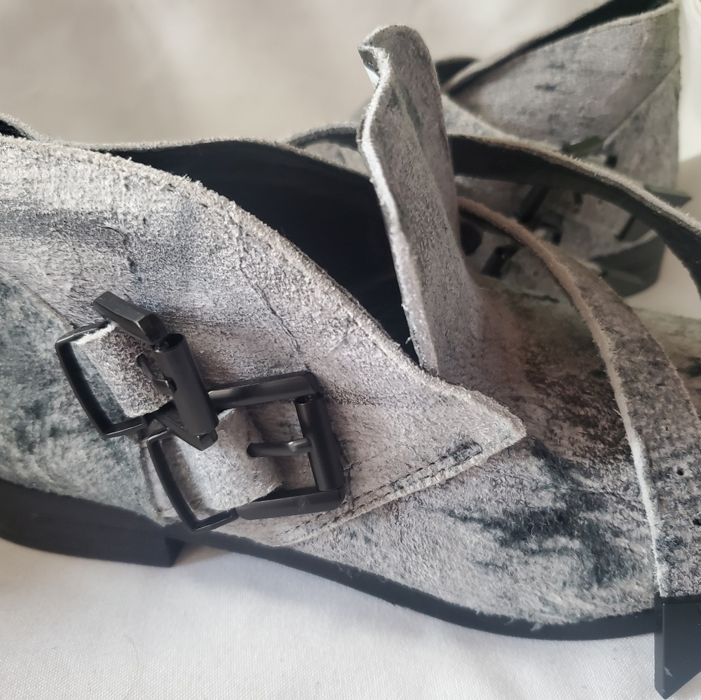 Shoes - Picture 14 of 16